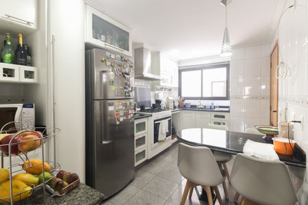 Apartamento à venda com 134m², 3 quartos e 3 vagasCozinha 