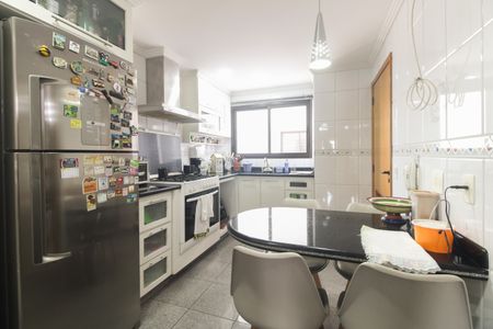 Apartamento à venda com 134m², 3 quartos e 3 vagasCozinha 