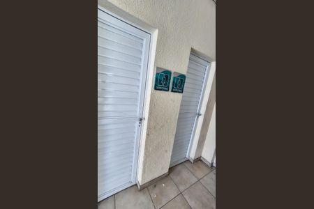 Apartamento para alugar com 64m², 2 quartos e 1 vagaBanheiros externos 