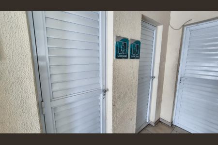 Apartamento para alugar com 64m², 2 quartos e 1 vagaBanheiros externos 