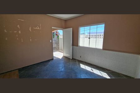 Sala de casa de condomínio à venda com 2 quartos, 140m² em Rio do Ouro, Niterói