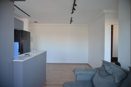 Sala de apartamento para alugar com 1 quarto, 45m² em Vila Aquilino, Santo André