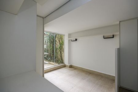 Casa de condomínio à venda com 500m², 3 quartos e 4 vagasÁrea Inferior