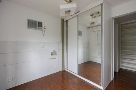 Casa de condomínio à venda com 500m², 3 quartos e 4 vagasSuíte 2