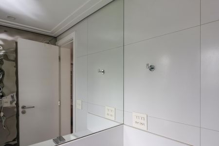 Casa de condomínio à venda com 500m², 3 quartos e 4 vagasBanheiro 2 da Suíte 1