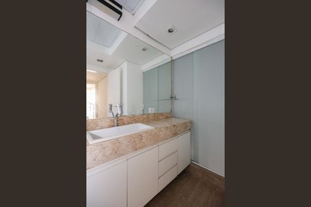 Casa de condomínio à venda com 500m², 3 quartos e 4 vagasÁrea Inferior