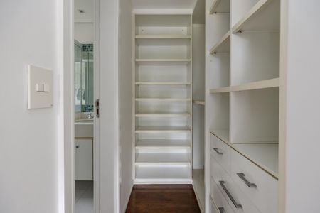 Casa de condomínio à venda com 500m², 3 quartos e 4 vagasSuíte 2