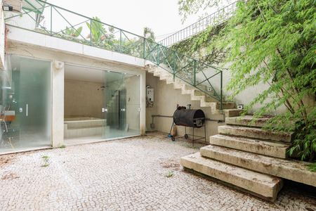 Casa de condomínio à venda com 500m², 3 quartos e 4 vagasÁrea Inferior