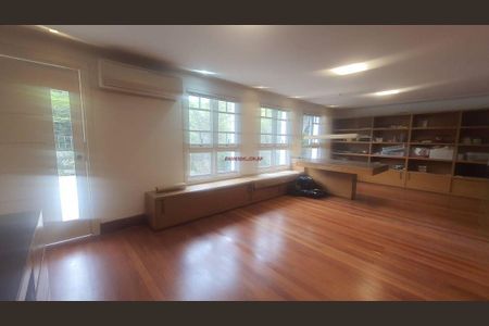 Casa à venda com 4 quartos, 500m² em Morumbi, São Paulo