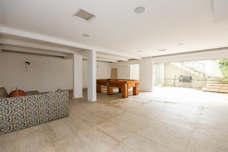 Casa de condomínio à venda com 500m², 3 quartos e 4 vagasÁrea Inferior