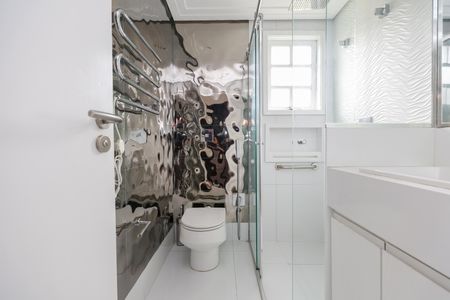 Casa de condomínio à venda com 500m², 3 quartos e 4 vagasBanheiro 2 da Suíte 1