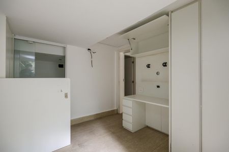 Casa de condomínio à venda com 500m², 3 quartos e 4 vagasÁrea Inferior