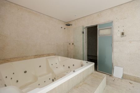 Casa de condomínio à venda com 500m², 3 quartos e 4 vagasÁrea Inferior