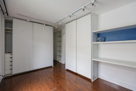 Casa de condomínio à venda com 500m², 3 quartos e 4 vagasSuíte 3