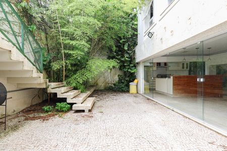 Casa de condomínio à venda com 500m², 3 quartos e 4 vagasÁrea Inferior