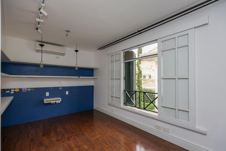 Casa de condomínio à venda com 500m², 3 quartos e 4 vagasSuíte 3