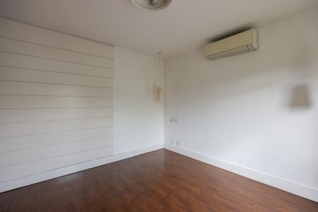 Casa de condomínio à venda com 500m², 3 quartos e 4 vagasSuíte 1