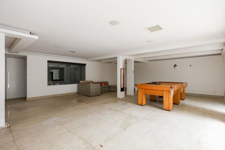 Casa de condomínio à venda com 500m², 3 quartos e 4 vagasÁrea Inferior