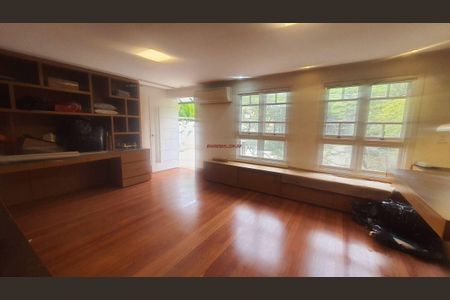 Casa à venda com 4 quartos, 500m² em Morumbi, São Paulo