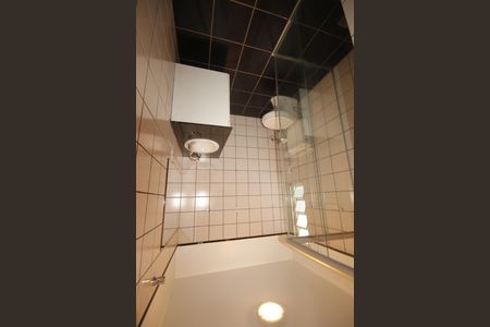 Casa de condomínio à venda com 152m², 3 quartos e 4 vagasbanheiro 2