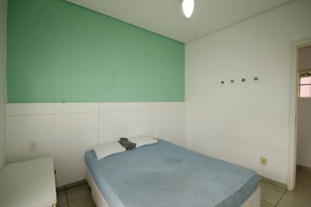 Casa de condomínio à venda com 152m², 3 quartos e 4 vagasquarto 2