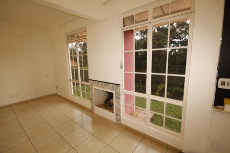 Casa de condomínio à venda com 152m², 3 quartos e 4 vagaslareira