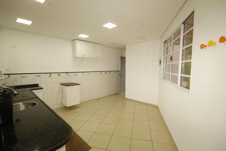 Casa de condomínio à venda com 152m², 3 quartos e 4 vagascozinha