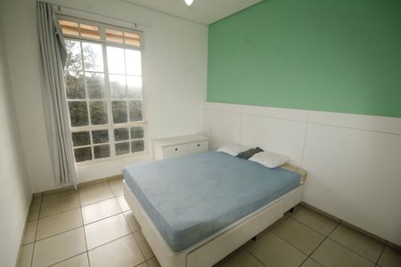 Casa de condomínio à venda com 152m², 3 quartos e 4 vagasquarto 2