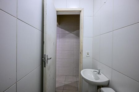 Banheiro de apartamento para alugar com 1 quarto, 25m² em Jardim Piracuama, São Paulo