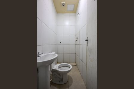 Banheiro de apartamento para alugar com 1 quarto, 25m² em Jardim Piracuama, São Paulo