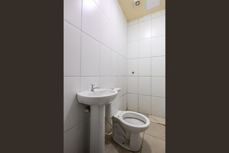 Banheiro de apartamento para alugar com 1 quarto, 25m² em Jardim Piracuama, São Paulo