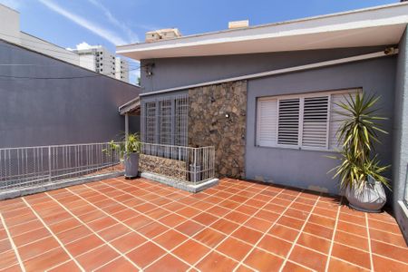 Casa à venda com 197m², 3 quartos e 2 vagas Casa à venda com 197m², 3 quartos e 2 vagasÁrea externa
