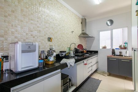 Casa à venda com 197m², 3 quartos e 2 vagas Casa à venda com 197m², 3 quartos e 2 vagasCozinha