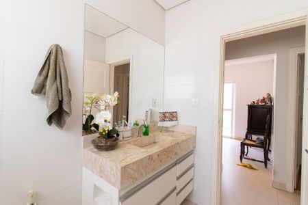 Casa à venda com 197m², 3 quartos e 2 vagas Casa à venda com 197m², 3 quartos e 2 vagasBanheiro da Suíte