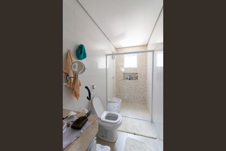 Casa à venda com 197m², 3 quartos e 2 vagas Casa à venda com 197m², 3 quartos e 2 vagasBanheiro