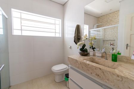 Casa à venda com 197m², 3 quartos e 2 vagas Casa à venda com 197m², 3 quartos e 2 vagasBanheiro da Suíte