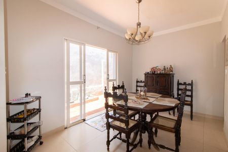 Casa à venda com 197m², 3 quartos e 2 vagas Casa à venda com 197m², 3 quartos e 2 vagasSala de Jantar