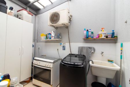 Casa à venda com 197m², 3 quartos e 2 vagas Casa à venda com 197m², 3 quartos e 2 vagasÁrea de Serviço