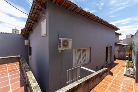 Casa à venda com 197m², 3 quartos e 2 vagas Casa à venda com 197m², 3 quartos e 2 vagasÁrea externa