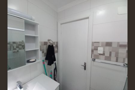 Banheiro de apartamento para alugar com 1 quarto, 27m² em Itararé, São Vicente
