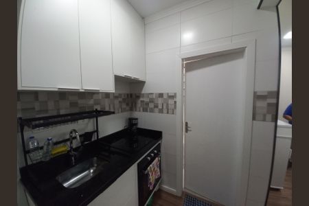 Cozinha de apartamento para alugar com 1 quarto, 27m² em Itararé, São Vicente