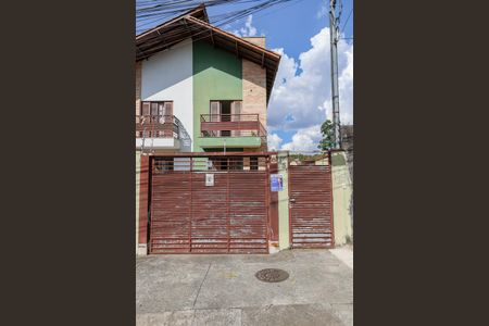Casa para alugar com 160m², 3 quartos e 4 vagasFachada