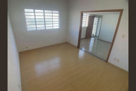 Casa para alugar com 3 quartos, 200m² em Bairro da Glória, Contagem