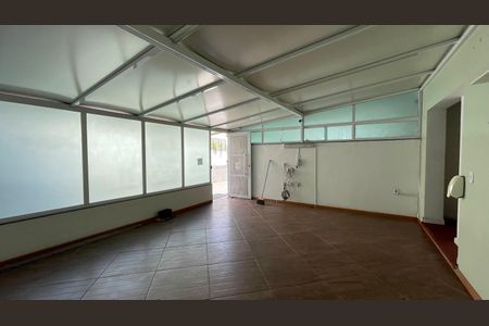 Sala de casa para alugar com 4 quartos, 148m² em Jardim Guanabara, Rio de Janeiro