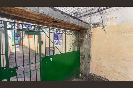 Apartamento para alugar com 70m², 2 quartos e sem vagaFachada com placa