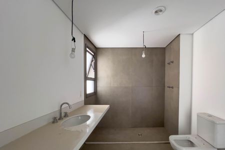 Apartamento à venda com 140m², 3 quartos e 2 vagasBanheiro do quarto 1