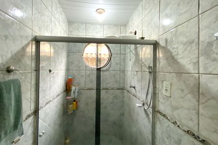 Casa à venda com 200m², 2 quartos e 2 vagas Casa à venda com 200m², 2 quartos e 2 vagasBanheiro