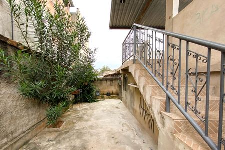 Casa à venda com 200m², 2 quartos e 2 vagas