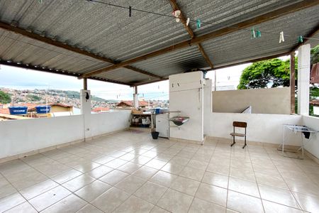 Casa à venda com 200m², 2 quartos e 2 vagas