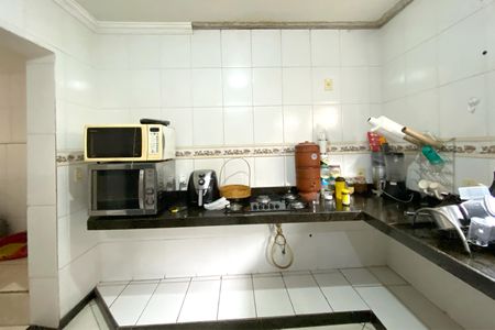 Casa à venda com 200m², 2 quartos e 2 vagas Casa à venda com 200m², 2 quartos e 2 vagasCozinha